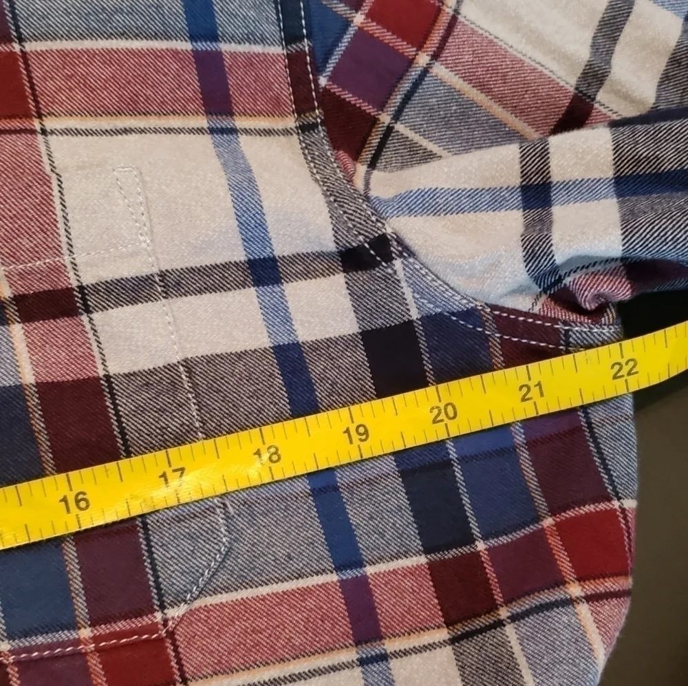 Eddie Bauer Bristol Flannel Size L - soft.  Very Unisex